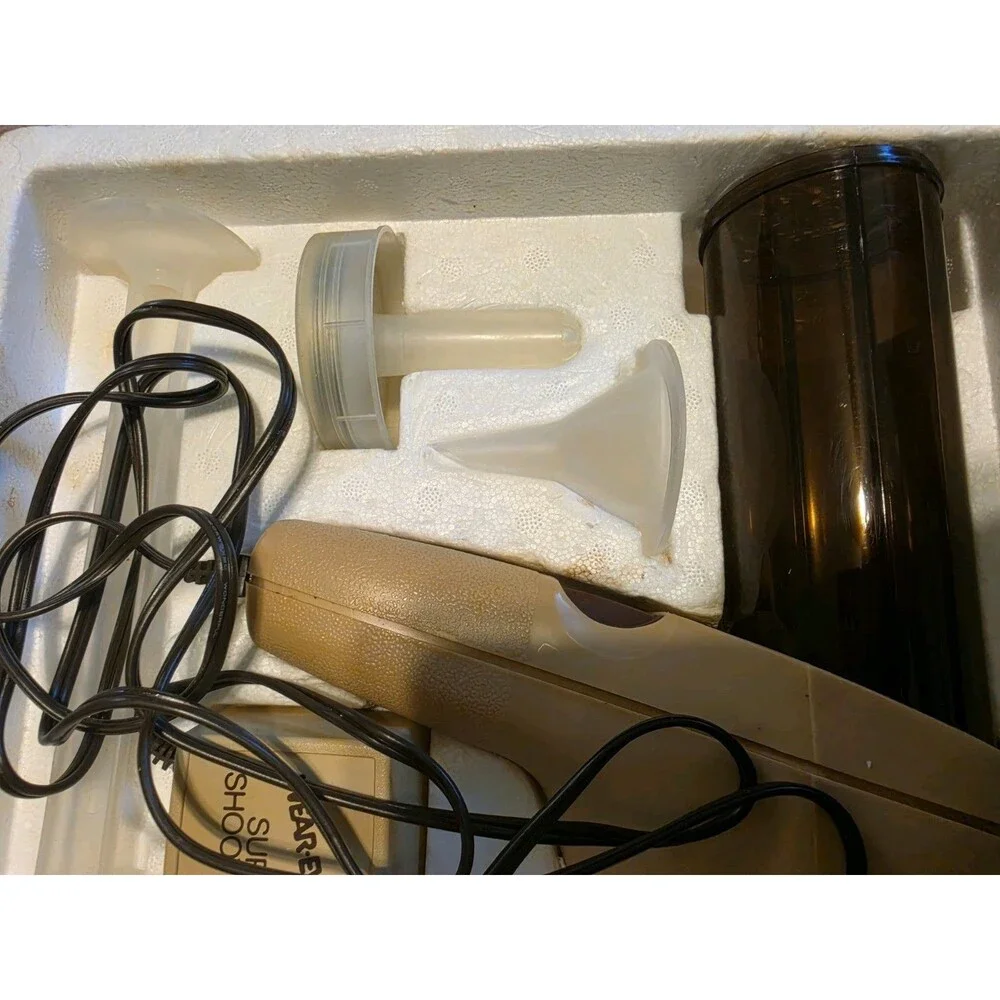 Vintage Wear Ever Super Shooter Electric Cookie Gun/Press #70123  Recipe Book